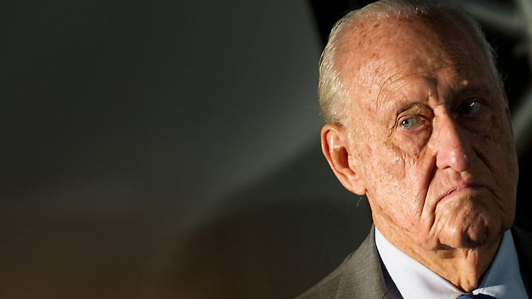 João Havelange feiert seinen 100. Geburtstag.
