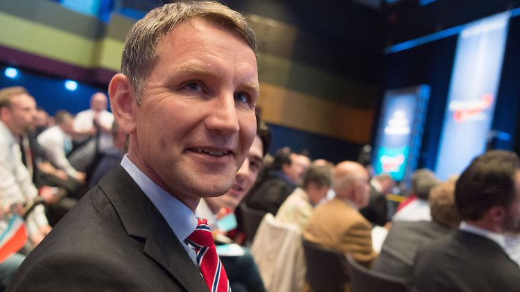 Björn Höcke befeuert die parteiinterne Debatte um den Umgang mit dem Front National.