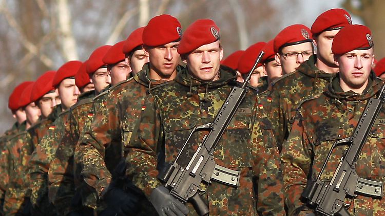 Soll die Bundeswehr in Terrorlagen die Polizei unterstützen? Die Meinungen dazu gehen auseinander.