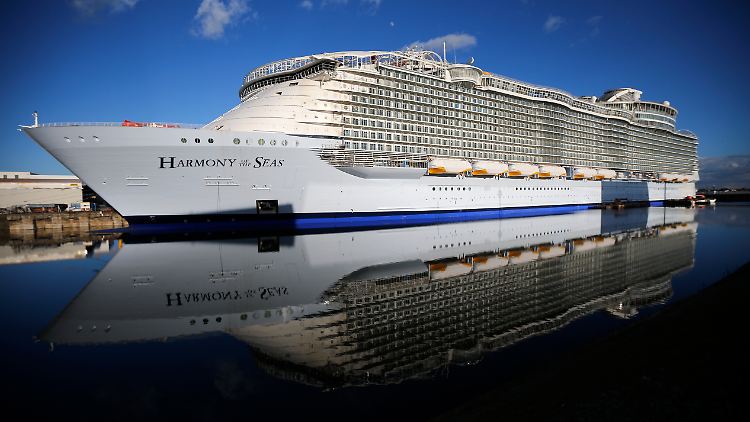 Die "Harmony of the Seas" ist mehr als 360 Meter lang. 