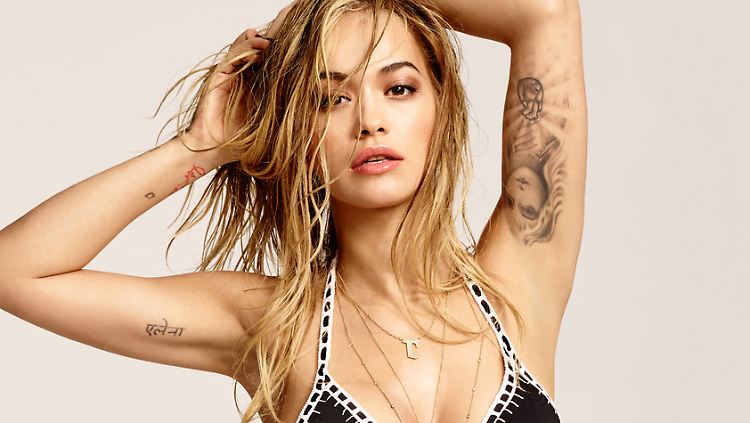 Rita Ora hat auch im Sommer was anzuziehen.