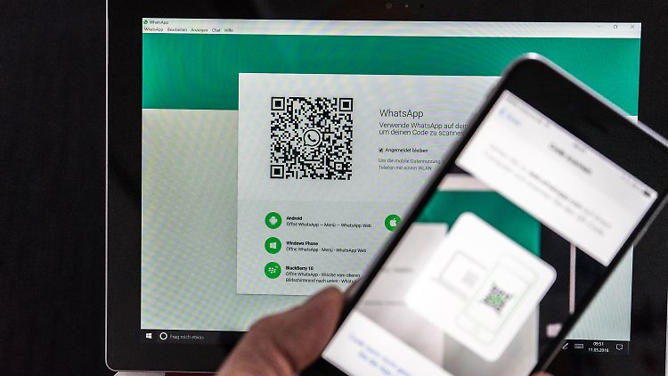 Die Desktop-App von Whatsapp synchronisiert sich mit der Smartphone-Anwendung.