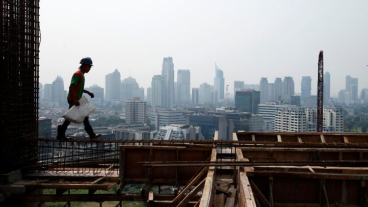 Der Name ist Programm: Reichliche Mengen Beton lassen in Jakarta den "Rasuna Epicentrum Superblock" in den Himmel wachsen.