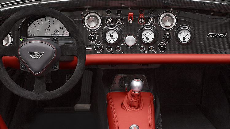 Das Cockpit des Donkervoort D8 GTO-RS wurde für den sportlichen Einsatz optimiert.