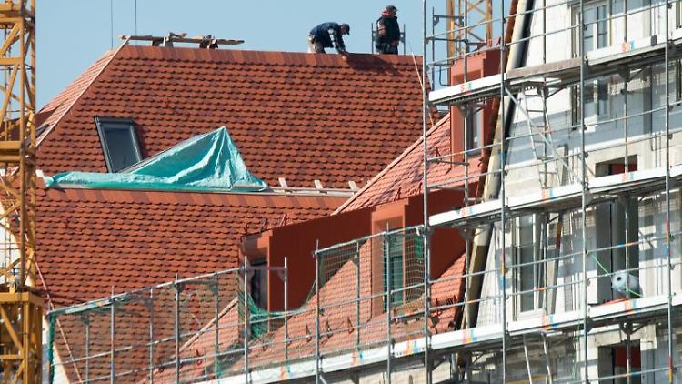 Die Verbraucher in Deutschland müssen sich auf Preiserhöhungen für Handwerksleistungen einstellen. 
