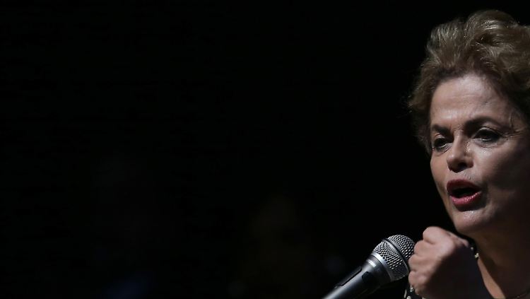 Brasiliens Präsidentin Dilma Rousseff ist kaum noch zu halten - der Senat will die Vorwürfe gegen sie untersuchen.