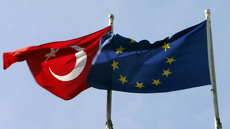 "Für uns wäre es langfristig nicht akzeptabel, nicht zur EU zu gehören", sagt der türkische EU-Botschafter.