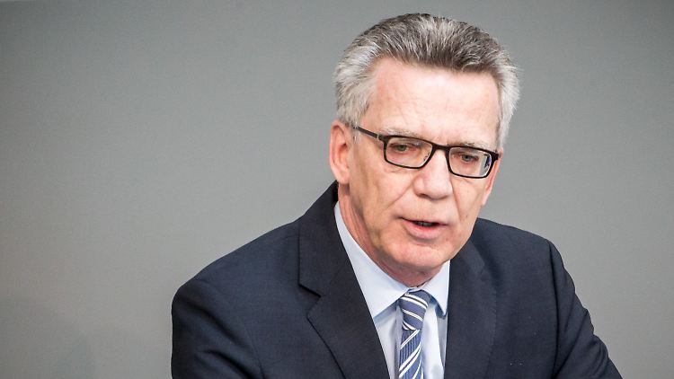 Innenminister de Maizière nahm die Gegenargumente in seiner Rede vorweg.