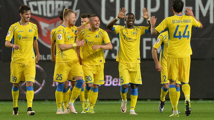 Nach dem Jubel über den 3:1-Sieg gegen Dynamo Moskau hatten die Spieler von FK Rostow das zweistündihge Vergnügen einer Dopingkontrolle.