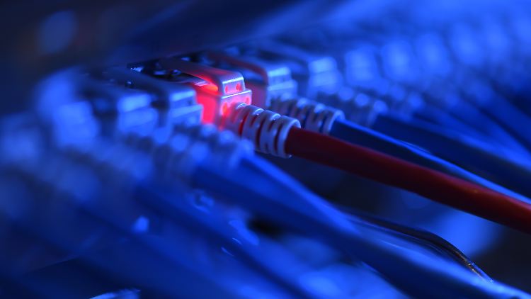 Besonders aggressiv ist die Kampagne "Sofacy/APT 28". Bei dieser wird Schadsoftware über infizierte E-Mails auf Computern eingeschleust.