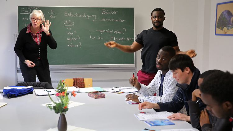 45.000 Lehrer und Erzieher werden gesucht - nicht nur für Flüchtlinge. 