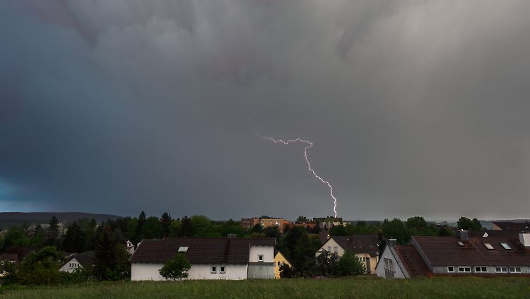 Ein Gewitter am Freitag über Bamberg.