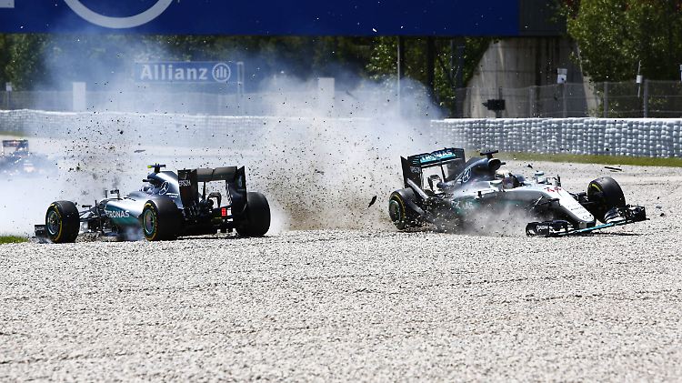 Der interne Zank bei Mercedes ist auch äußerlich zu sehen. Rosberg und Hamilton krachen ineinander.