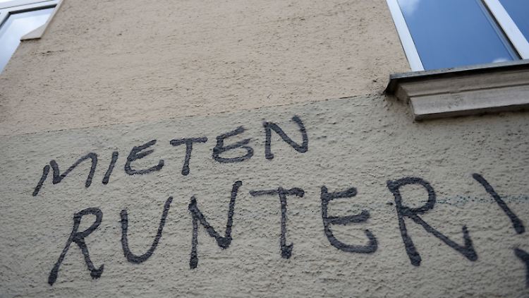 Was tun gegen steigende Mieten? Die Mietpreisbremse wurde im vergangenen Jahr eingeführt, um gegenzusteuern. Doch bisher ist der Erfolg dürftig.