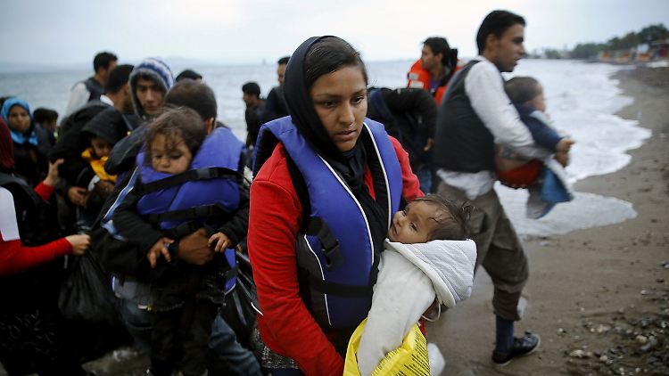 Während immer weniger Flüchtlinge über die Balkanroute nach Europa kommen, warten Hunderttausende in Libyen auf die Überfahrt.