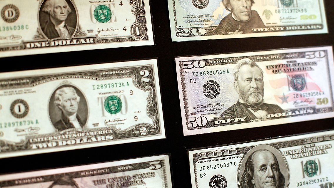 Der Dollar wird wohl unter Druck bleiben.