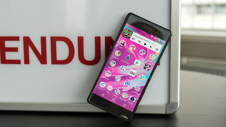 Das Sony Xperia X ist ein elegantes Smartphone.