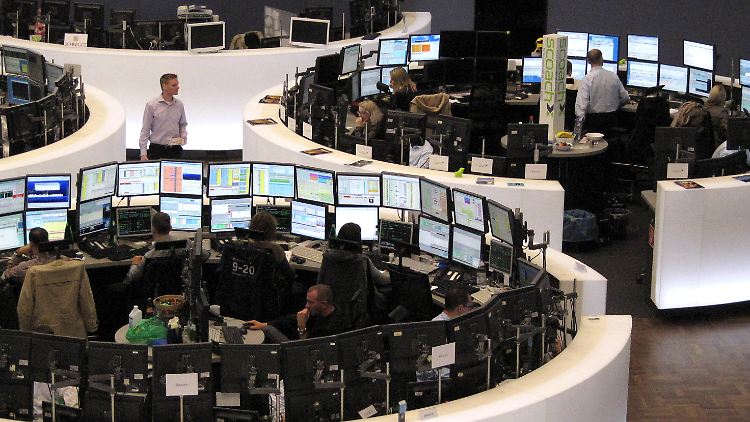 Der Dax startet deutlich schwächer in den Tag.