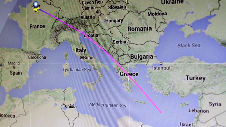 Das Flugzeug verschwand über dem Mittelmeer vom Radar.