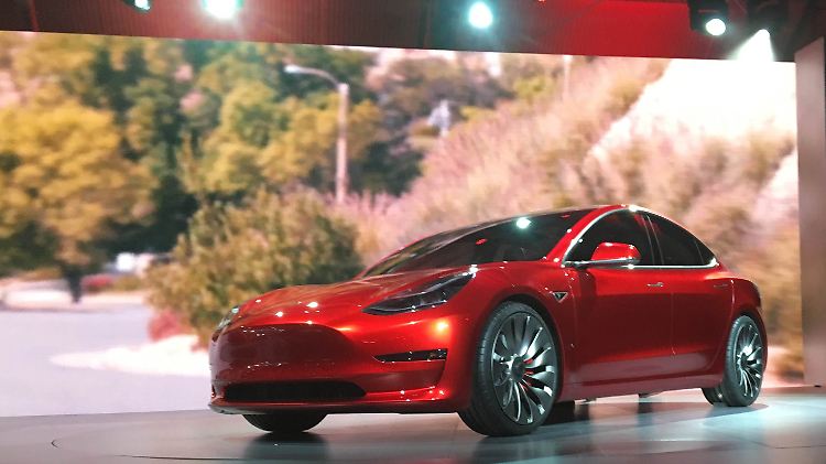 Tesla "Model 3" Sedan