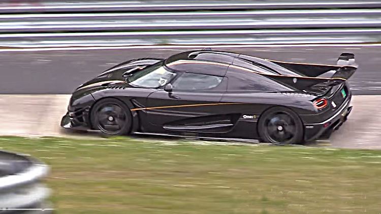 Auf der Nordschleife dreht der Koenigsegg One:1 seine Runden.