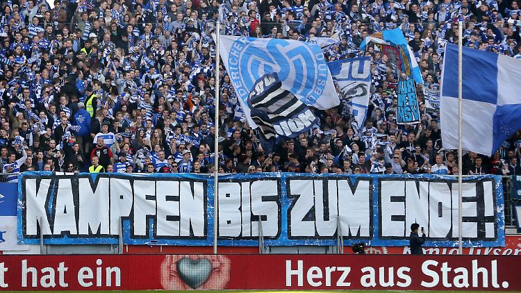 Die Fans des MSV Duisburg geben die Marschrichtung vor.