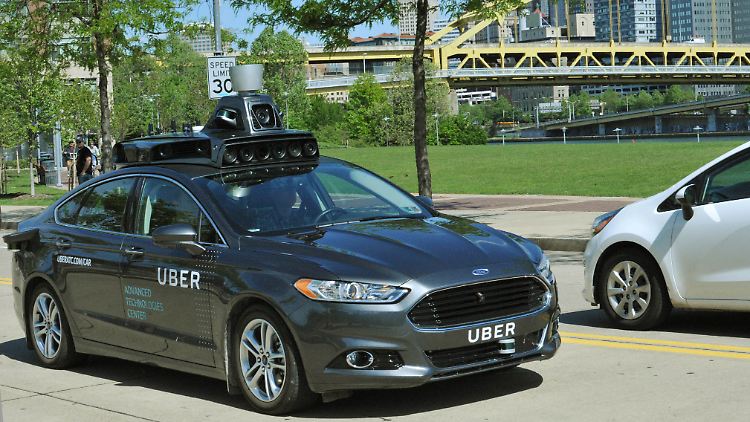 Der umgebaute Ford Fusion von Uber soll auf den Straßen von Pittsburgh unterwegs sein. 