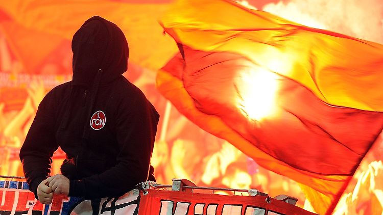 Die Fans wählen (oft auch einfache) Mittel, um ihre Identifikation extrem schwierig zu machen.
