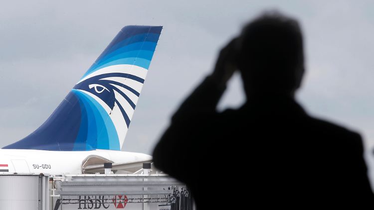 Anschlag oder technischer Defekt? Die Absturzursache des Egypt-Air-Flugs ist ein Rätsel.