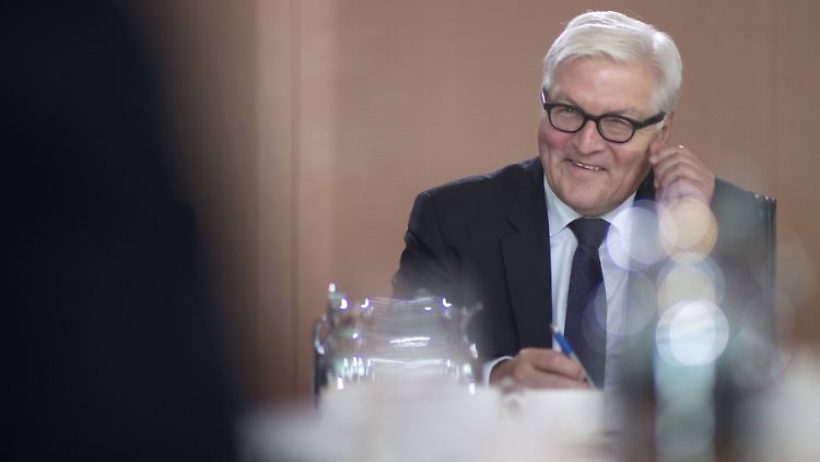Außenminister haben ihre eigene Nische und verschleißen selten im Parteiengezänk.