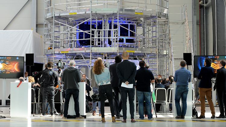 Noch ist im Bremer Airbus-Werk nur ein vier Meter hoher Zylinder aus Aluminium zu sehen.