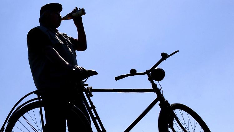 Bei Tests zeigten Radfahrer bereits bei 1,1 Promille starke Ausfallerscheinungen. Noch ist eine Blutalkoholkonzentration von 1,6 Promille erlaubt.