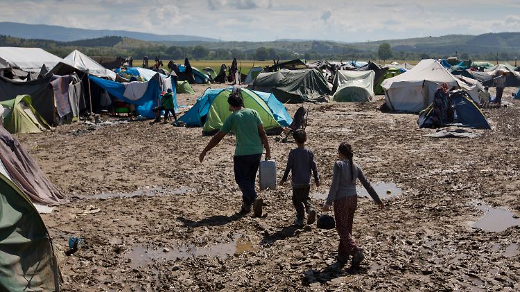 Idomeni. Rund 9000 Menschen leben dort - innerhalb von drei Tagen sollen sie auf andere Lager verteilt werden.
