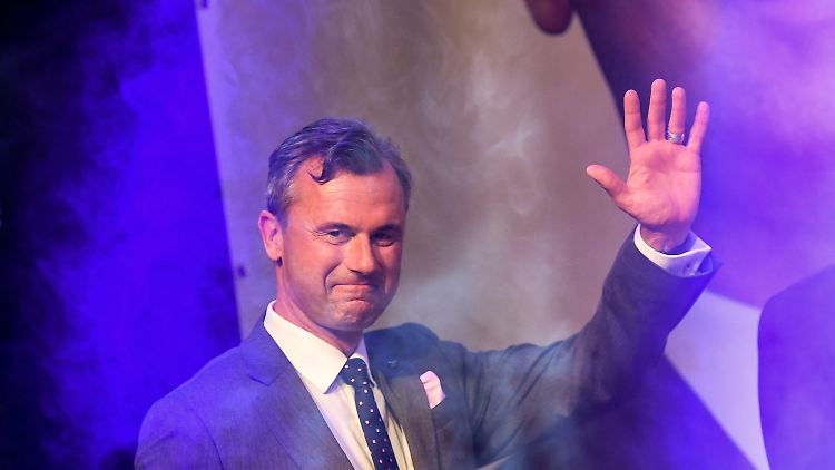 Winkt hier der nächste Präsident? Norbert Hofer in der Wiener Prater-Alm.