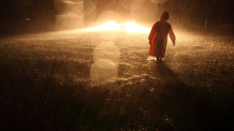Überflutete Straßen in Chok Chai, 270 Kilometer nordöstlich von Bangkok.