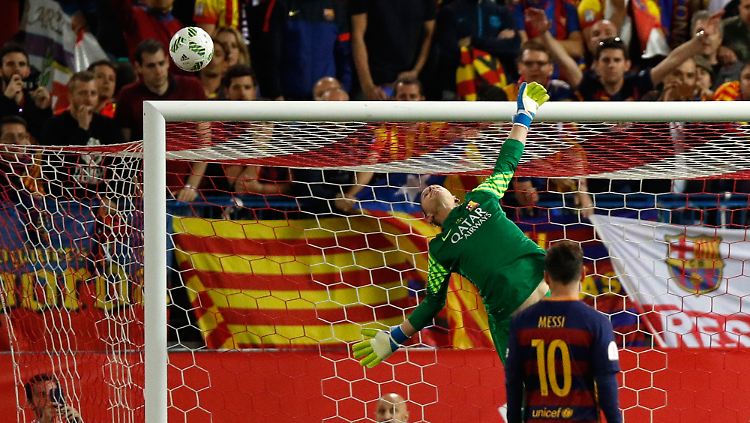 Die spanischen Medien prophezeien Mar-André ter Stegen nach dem 2:0 über Sevilla eine große Chance auf den Stammplatz im Tor der Katalanen.