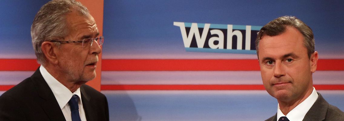 Alexander Van der Bellen und Norbert Hofer (r.).