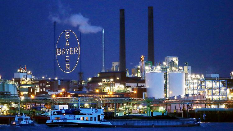 Bayer hatte anfangs rund 55 Milliarden Euro für Monsanto geboten - zu wenig.