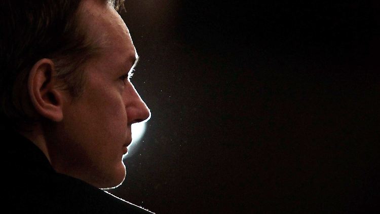Westliche Demokratien müssen lügen, wenn sie Krieg führen wollen: Julian Assange.