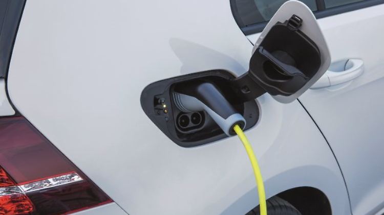 VW überarbeitet den E-Golf.