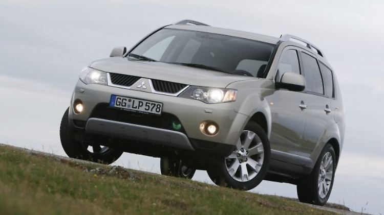 Mitsubishi Outlander II: Mittlerweile gibt es das große SUV zum kleinen Preis.