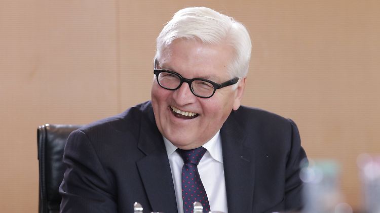 Frank-Walther Steinmeier ist Pannen mittlerweile gewohnt und nimmt es mit Humor.