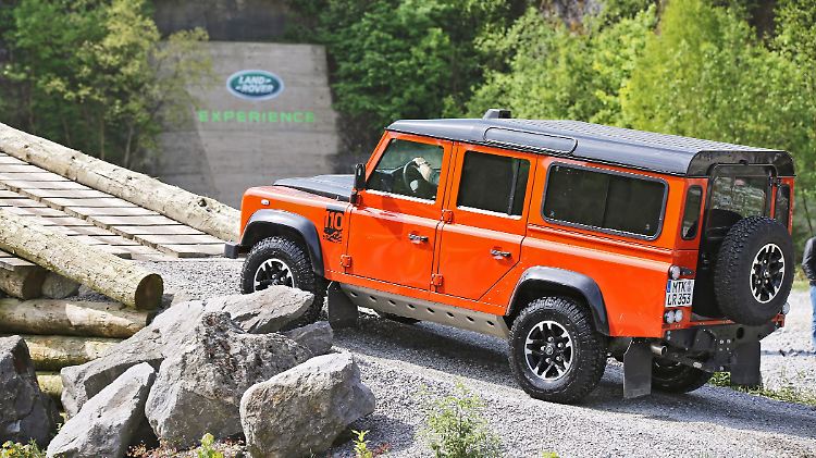 Der Land Rover Defender geht in Rente. Doch bevor es so weit ist, wird gefeiert..