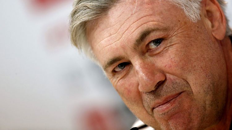 Kein gutes Omen für Ancelotti? Auch Jürgen Klinsmann gab 2008 seinen Bayern-Einstand in Lippstadt.