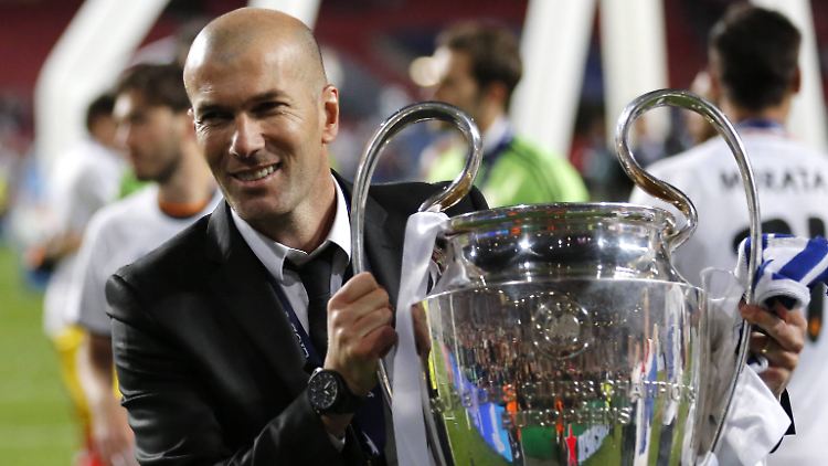 Den Pott kennt er: Zinédine Zidane 2014 in Lissabon als Ko-Trainer Real Madrids.