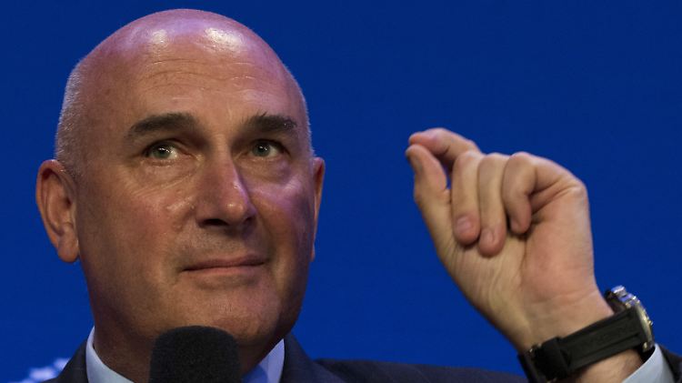 Keine Kleinigkeit: Um 123 Millionen Dollar würde der Deal mit Bayer Monsanto-CEO Hugh Grant reicher machen. 