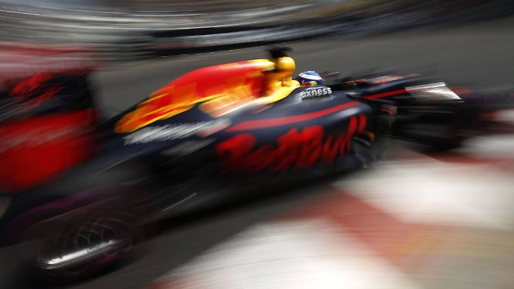 Die Red-Bull-Boliden fahren in den kommenden zwei Jahren weiter mit Renault-Motoren.