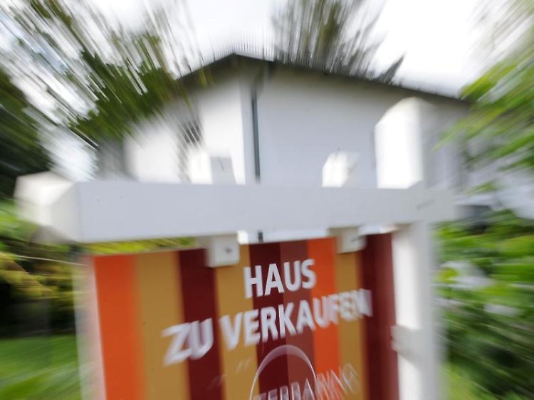 Niedrige Zinsen führen zu steigender Nachfrage nach Immobilien. Für Eigentümer kann das eine Chance sein, einen guten Preis für das eigene Haus zu erzielen.