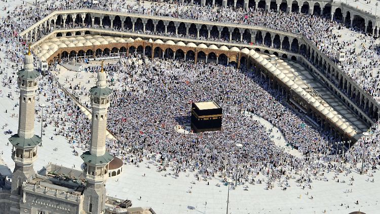 Die Hadsch ist eine heilige Pflicht im Leben jedes gläubigen Muslim. 