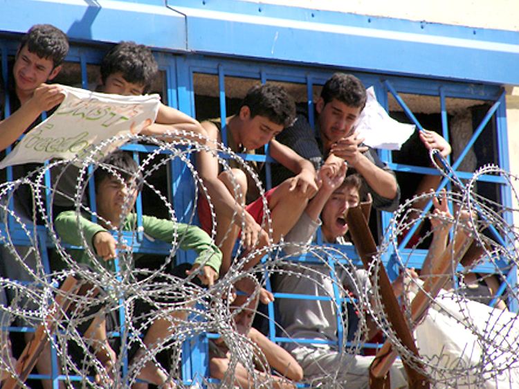 Sogenannte illegale Einwanderer protestieren gegen die Zustände in einem griechischen Auffanglager (Foto von 2009).